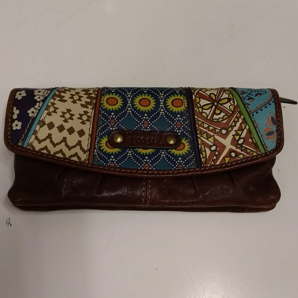 Fossil Leather Clutch w Colorful Pattern - Picture 1 of 7